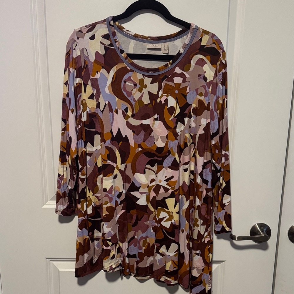 LOGO by Lori Goldstein 230 floral lilac rose. 3/4 sleeves. Pockets. NWOT.